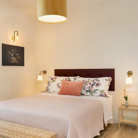 Villa Francesca 10, Emma Volterra